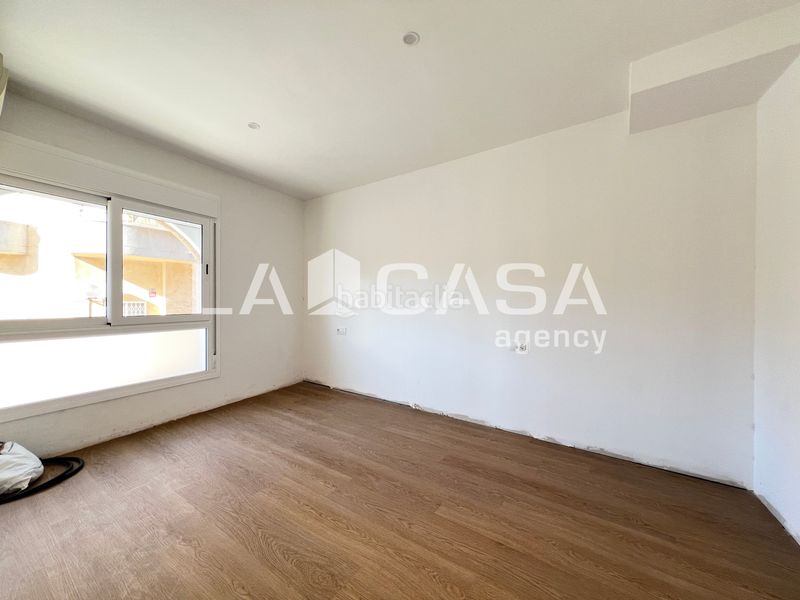 Foto 90ece72f-577e-4514-bb2f-3cf8748184a8. Dúplex a Llefià Badalona