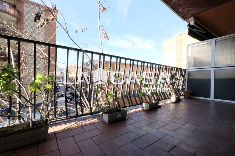 Foto 412a9ffe-95e0-46b0-8d15-8d066f6b69e4. Pis amb calefacció a Vilapicina - Torre Llobeta Barcelona