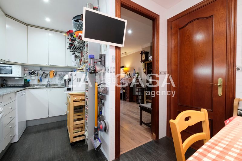 Foto d4d666d4-5e8c-4c3c-8ebd-d398d0212f62. Pis a Porta Barcelona