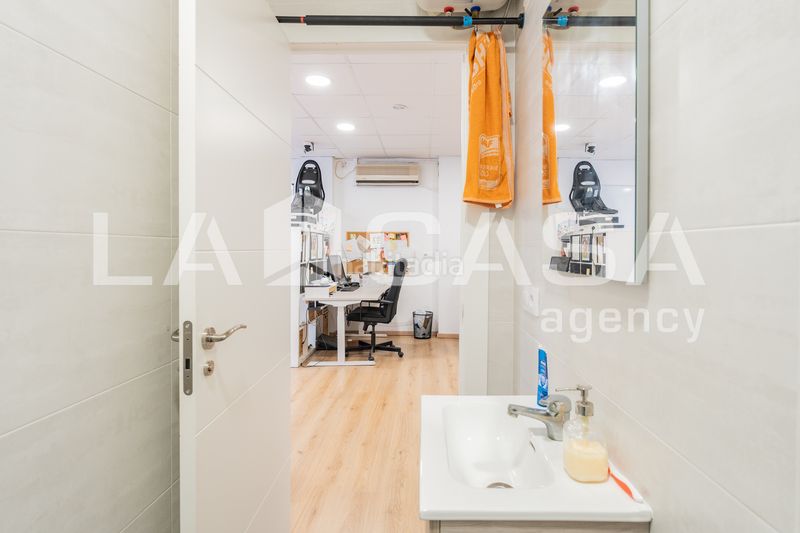 Foto ab6fe112-edd5-4b91-a71d-e55d660bbb9c. Local comercial a L´Illa Perduda Valencia