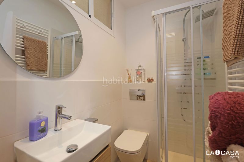 Foto 12b8a1cd-5173-4051-8bc2-daf9a3c6ce78. Pis a Sant Antoni Barcelona