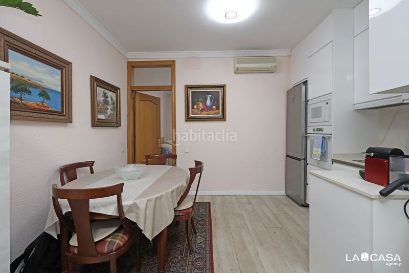 Foto 49db50ee-48a1-4933-ba14-f6508d114d28. Pis a Sant Antoni Barcelona