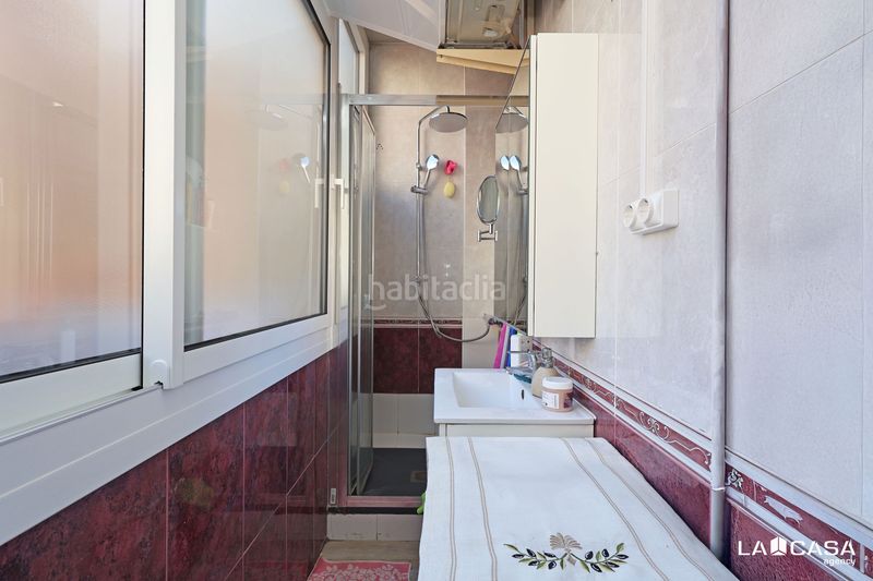 Foto 4de89e5f-7294-4d97-8fde-a75fe9c961a9. Pis a Sant Antoni Barcelona