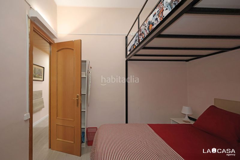 Foto 5a159b36-45c6-47d8-8938-e33dff930896. Pis a Sant Antoni Barcelona