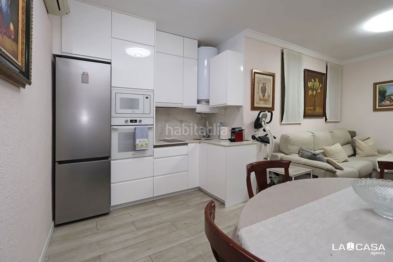 Foto f1d080f7-c9ee-4f9f-b816-1b6b19ad1c22. Pis a Sant Antoni Barcelona