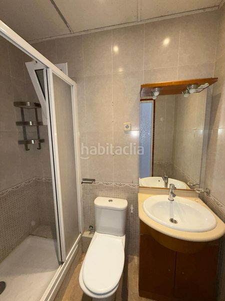 Foto ec2ddae7-29e7-4fd9-9813-59cc845060c3. Pis a Sants Barcelona