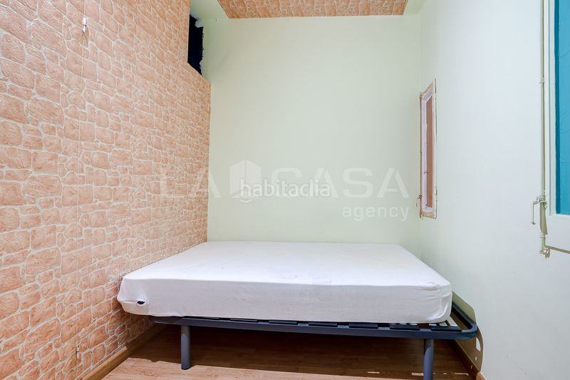 Foto 6ee8b0be-1f76-46b3-adbd-f4f4fbcf96fb. Pis a Provençals del Poblenou Barcelona