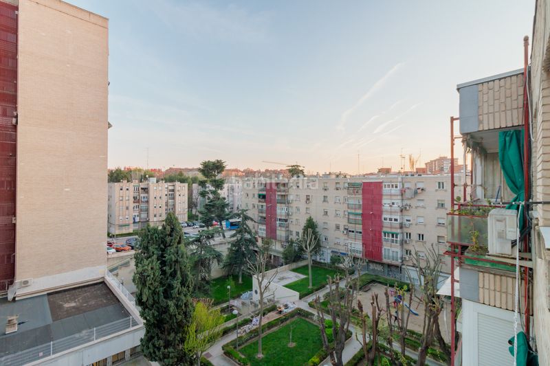 Foto 2c42875d-b852-4d50-b40a-624790d3237b. Piso en Lucero Madrid