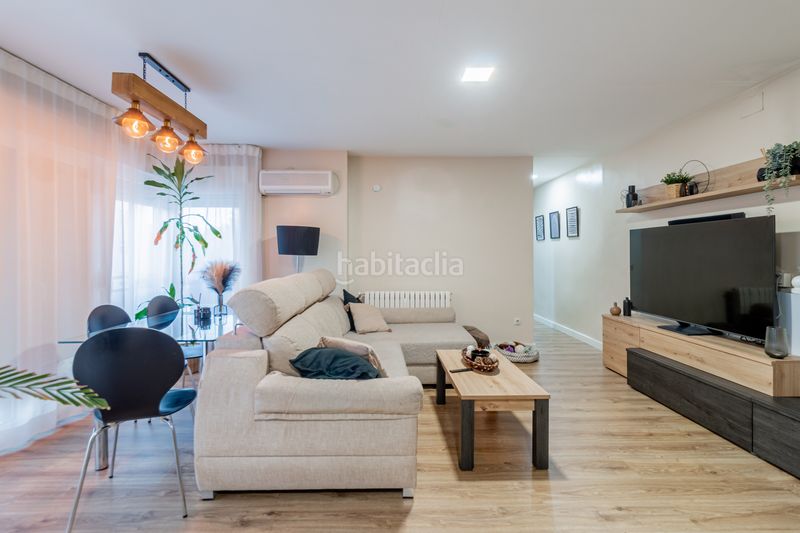 Foto c76284b6-a4b4-4281-ab54-deabc2f6e574. Piso en Lucero Madrid