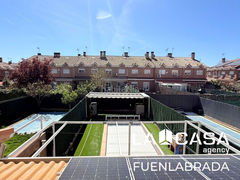 Foto 0532cb53-4beb-4f23-8528-1ea7d0e64925. Casa adossada amb aparcament piscina a Griñón