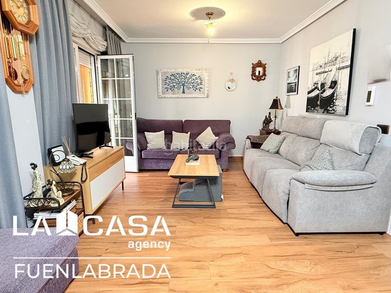 Foto c1f82989-a79d-4389-929e-a934ef249c31. Casa adossada amb aparcament piscina a Griñón