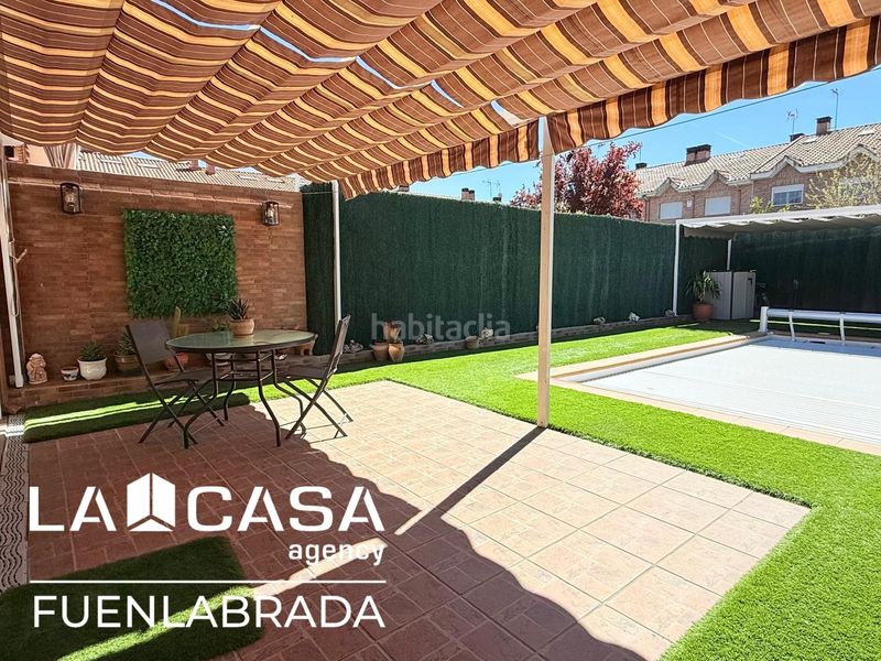 Foto f3838a5e-be16-4b60-a1a1-8f0055961d7a. Casa adossada amb aparcament piscina a Griñón