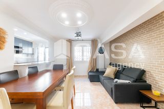 Flat  Carrer del riu escalona