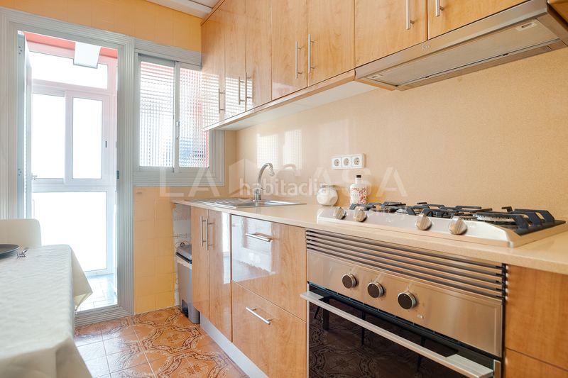 Foto da14b055-bde0-4ac1-b32a-31aebcad01be. Pis a Sant Martí de Provençals Barcelona