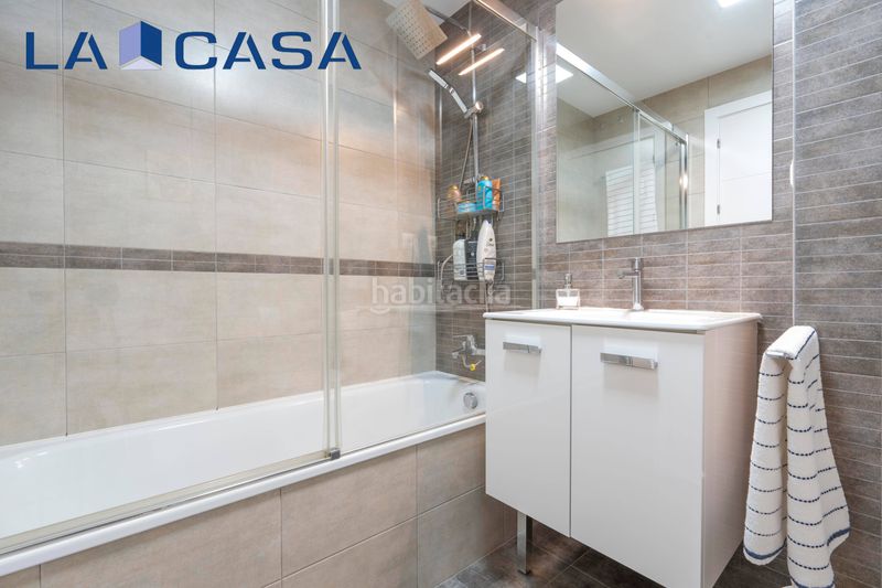 Foto 8df29500-53fb-430d-af93-2c2b1bf8f8c5. Pis amb aparcament piscina a Villaverde Alto Madrid