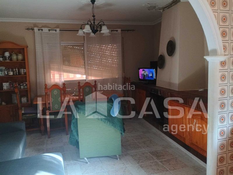 Foto 5d766178-ab90-4765-8058-6454bb28f0db. Casa amb aparcament a Pescadores - Saladillo Algeciras