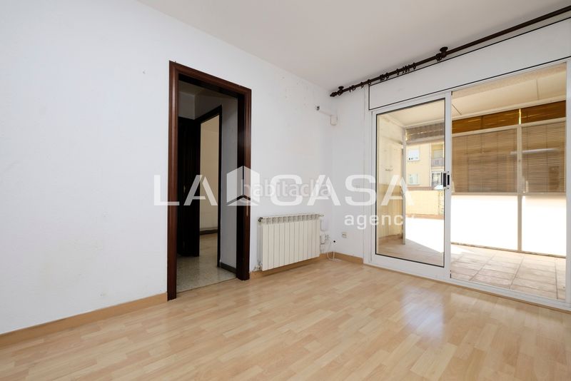 Foto 516b8aef-be38-4fbd-b957-857ce9d368e4. Pis a Vilapicina - Torre Llobeta Barcelona