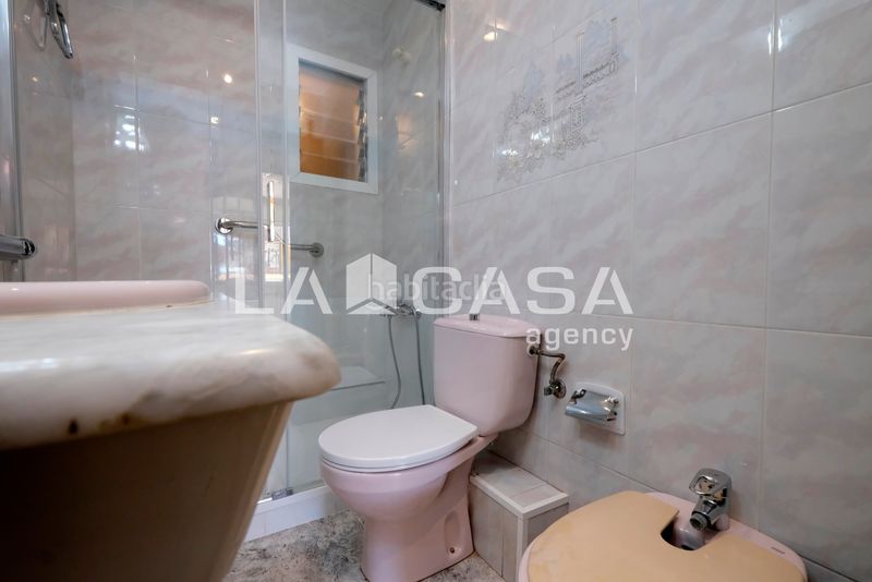 Foto 5cbb5790-988f-4a95-8dd1-be98c8bfce9a. Pis a Vilapicina - Torre Llobeta Barcelona