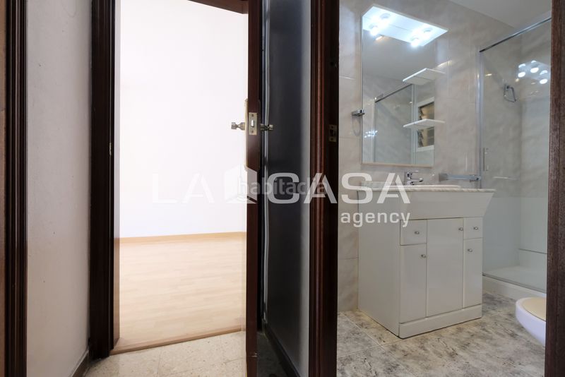 Foto a5afbcf9-d3f6-4f46-a0ba-490ec63af214. Pis a Vilapicina - Torre Llobeta Barcelona