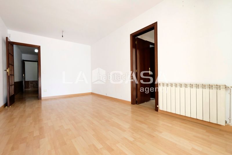 Foto b90c175a-3060-4406-905a-6659872e1daf. Pis a Vilapicina - Torre Llobeta Barcelona