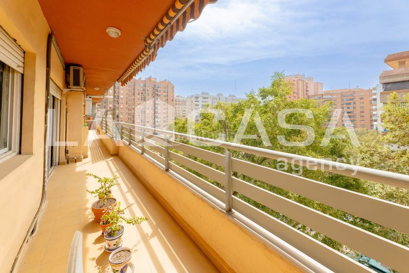 Foto c1769144-f1d5-4ca5-ab0d-0b9e97c85981. Pis amb aparcament a La Carrasca Valencia