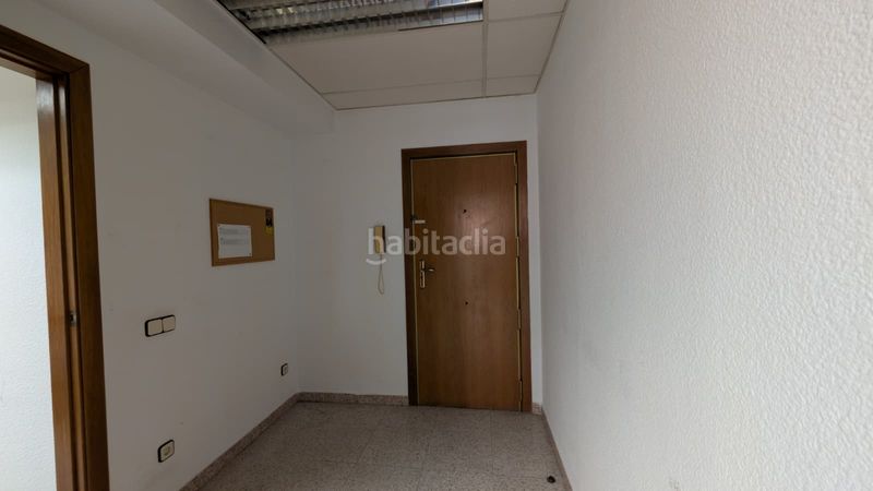 Foto b8fe13f4-8124-482b-865c-ac5f806483ce. Pis a La Gavarra Cornellà de Llobregat