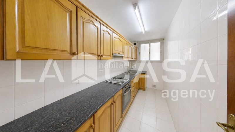 Foto feafe663-e92d-4d49-a0ae-94180c382d55. Pis a Sant Martí de Provençals Barcelona