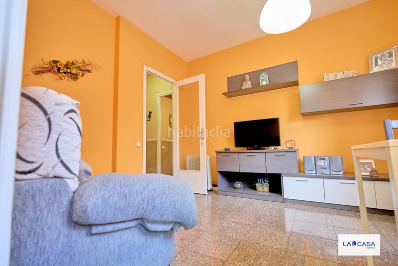 Foto d54d251a-1d8d-4de4-84ce-fbdcfaa9a4cc. Pis amb calefacció a La Bordeta Barcelona