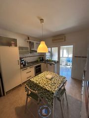 Flat  Avenida los pinos. Amplia vivienda en urbanización privada con vistas a sevilla