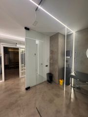 Bureau  Carrer de tamarit. Local ideal en tamarit