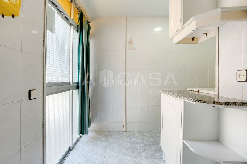 Foto 45c9f014-de0d-44fe-85ae-4d5e01ca72b0. Pis amb calefacció a Sant Ildefons Cornellà de Llobregat
