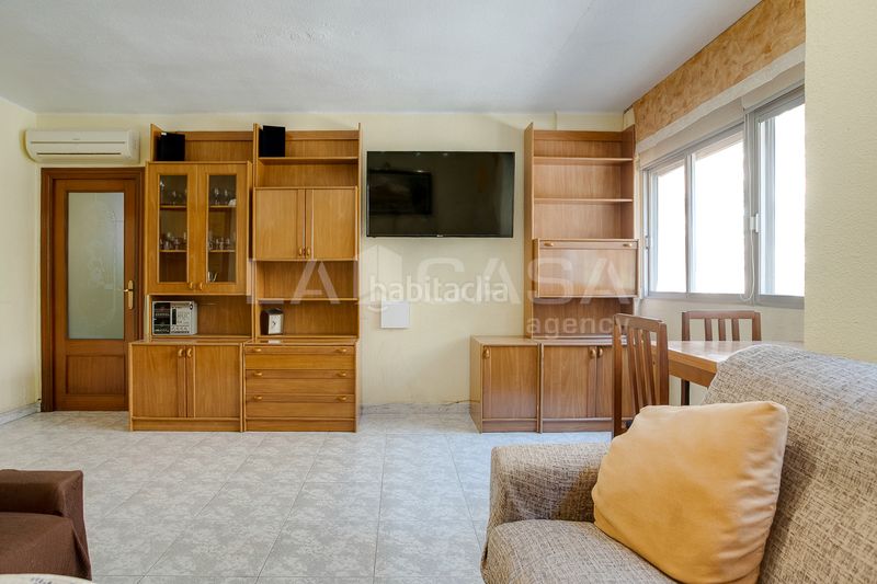 Foto b36b5179-ba94-4c42-85db-cb3f91a83e22. Pis amb calefacció a Sant Ildefons Cornellà de Llobregat