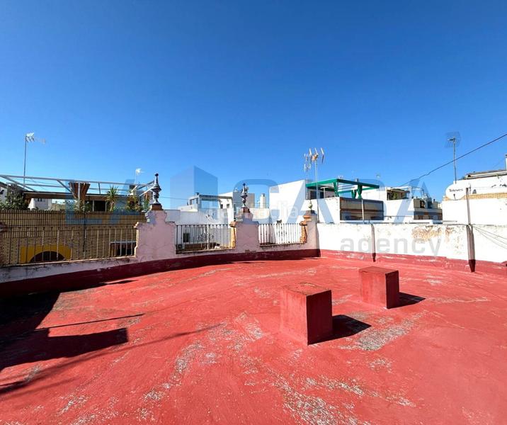 Foto 18d6d845-336b-4d50-ac7a-de3bd3358bb2. Haus mit parking in San Carlos - San José Sevilla