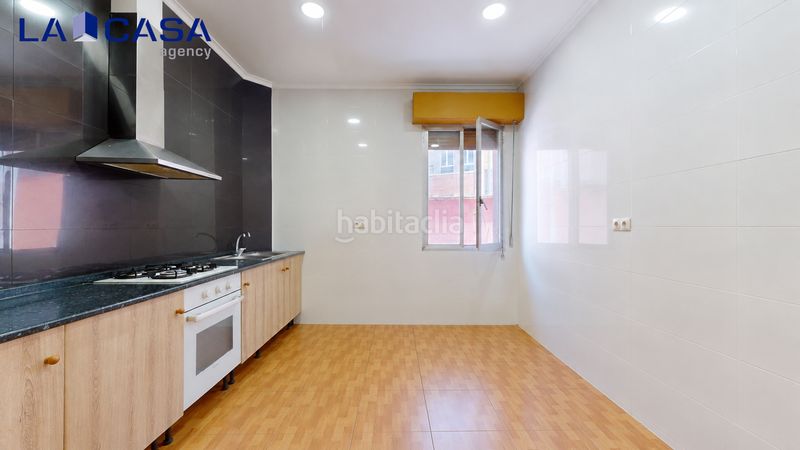 Foto 30fa1782-8137-45e0-827f-ba7296979f14. Planta baixa amb calefacció a Solokoetxe Bilbao