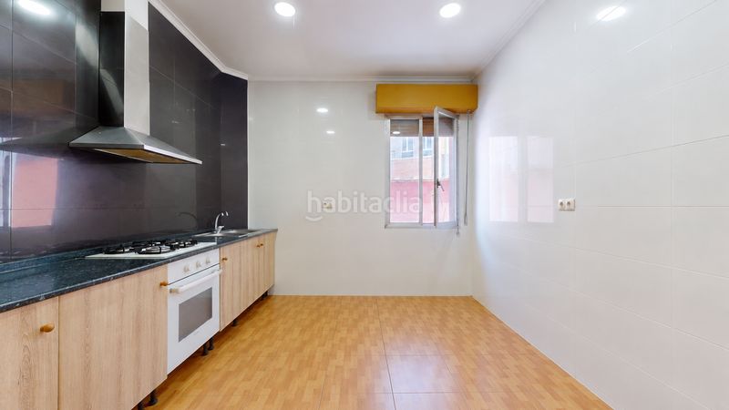 Foto b1bb35e2-b7ce-4881-b863-dd88f607c585. Planta baixa amb calefacció a Solokoetxe Bilbao
