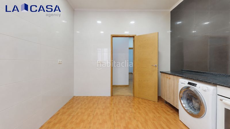 Foto fe6bb720-b07a-40d9-8989-51eb623fa72b. Planta baixa amb calefacció a Solokoetxe Bilbao