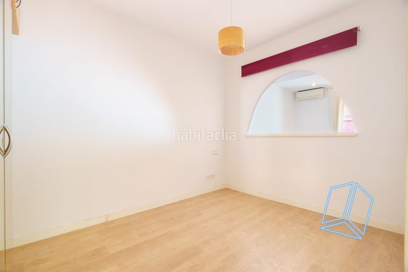 Foto 3c473d10-8c56-4e44-a94a-d73e323891d5. Àtic amb calefacció a Guinardó Barcelona