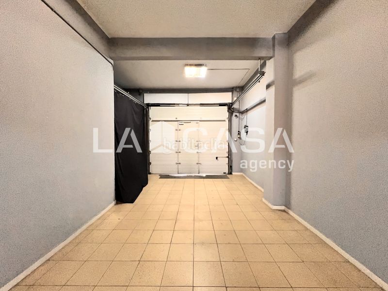 Foto 6e48d94a-6806-4cb4-84ff-b0ae37a653c4. Local comercial a Centre Badalona
