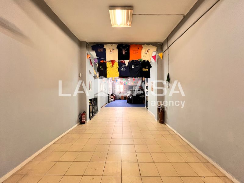 Foto d0f40fc1-1d2c-4771-904c-a0457392eb36. Local comercial a Centre Badalona