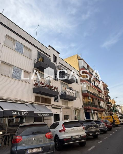 Foto b9990c0e-d553-46f6-85ab-d0973b78660a. Pis a Cruz Roja Sevilla
