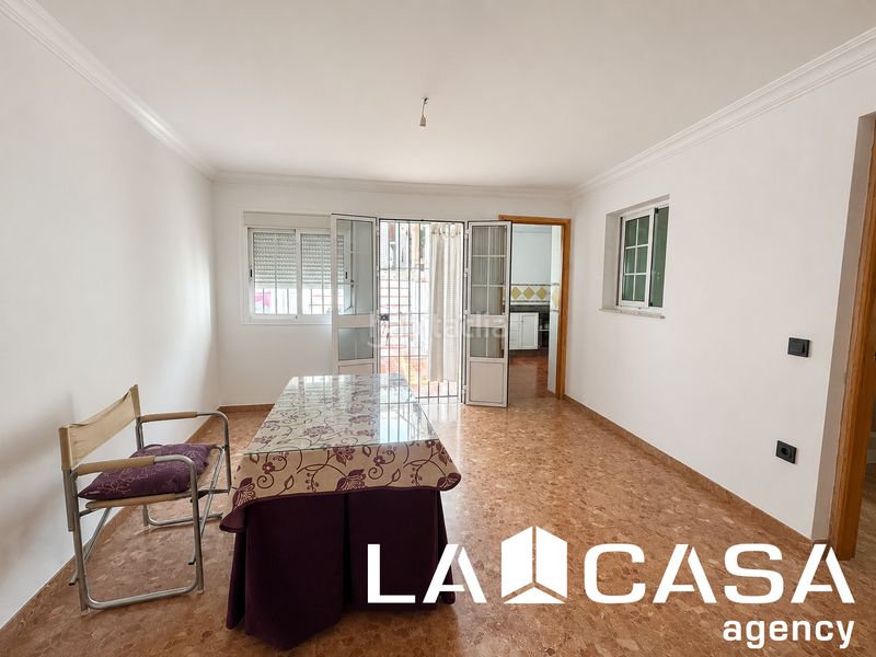 Foto d0277fa1-4c8c-49f4-9f0d-2adc752434cd. Casa a Centro - Doña Mercedes Dos Hermanas