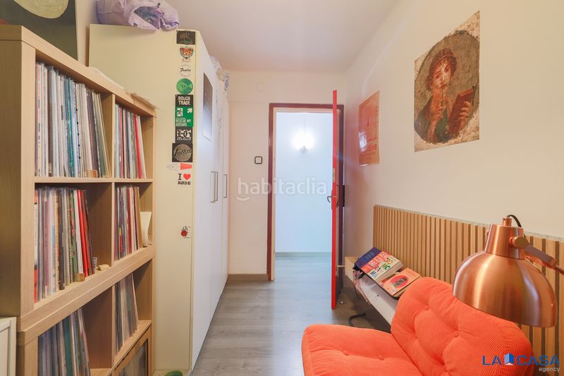 Foto dd7d3146-1fdc-4f18-9e44-90fe5ba0faa2. Pis a Turó de la Peira Barcelona