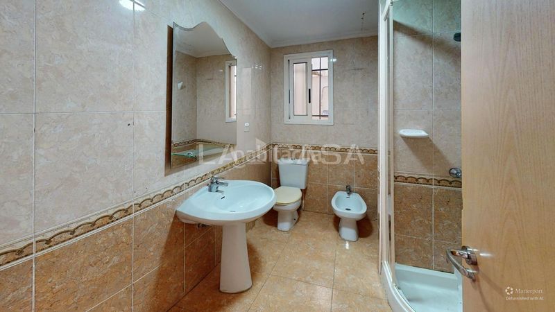 Foto 3cf4e110-0b5d-41e4-8cfe-43308b6b95e3. Pis a Aiora Valencia