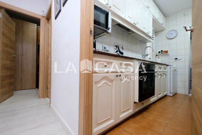 Foto 9098aa19-7d43-425b-9c30-53dcdb0d11a4. Pis a Vilapicina - Torre Llobeta Barcelona