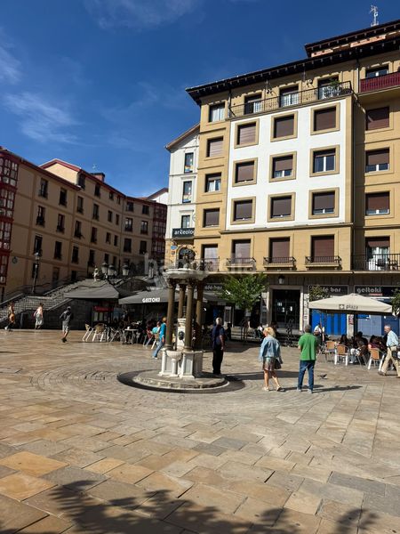 Foto b9b14fe0-8753-4209-bbcc-fc20458f5ec9. Pis a Casco Viejo Bilbao