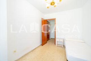 Pis  Carrer del doctor manuel candela. Ideal piso de 4 habitaciones en zona inmejorable