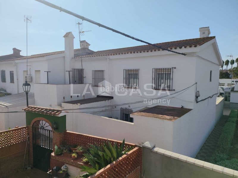 Foto 42d9bbf5-c903-4b62-97ae-9b9b9b1e5c9a. Casa adosada chalet adosado en los barrios en Barrios (Los)