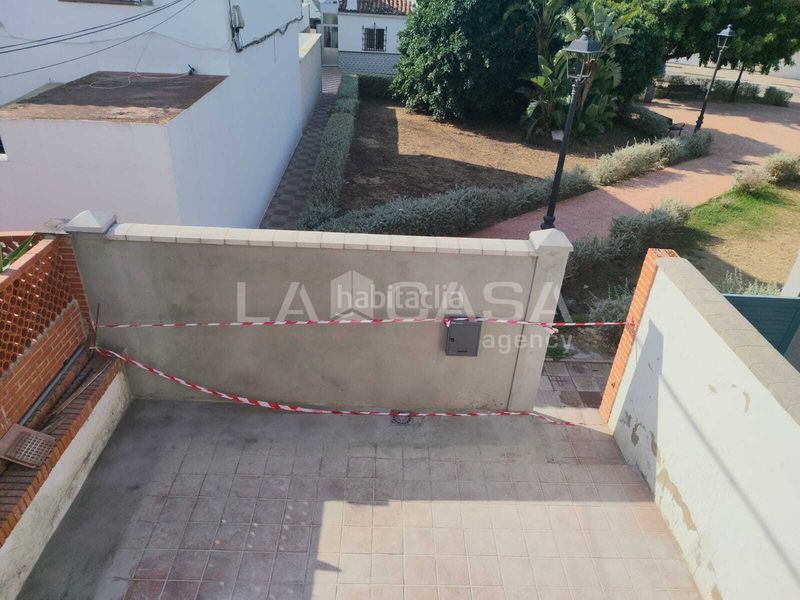 Foto b8dc0811-998b-47e3-a342-35f3bfd04fa2. Casa adosada chalet adosado en los barrios en Barrios (Los)