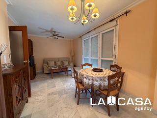Etagenwohnung in Avenida Ramón y Cajal