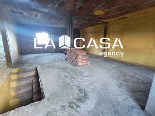 Casa  Calle lubina. Oportunidad de adquirir una vivienda en construcción y adaptarla